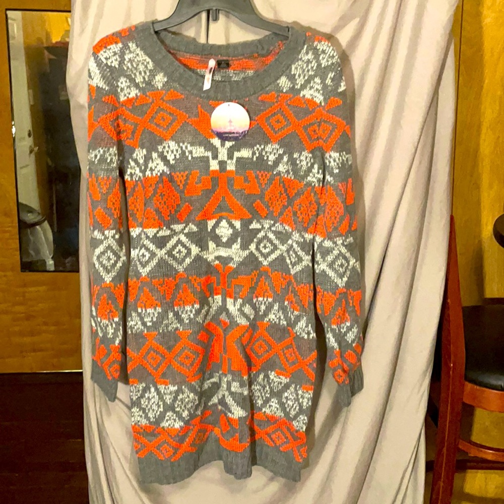 BRAND NEW grey white n pink print sweater dress by Love by Design size LARGE